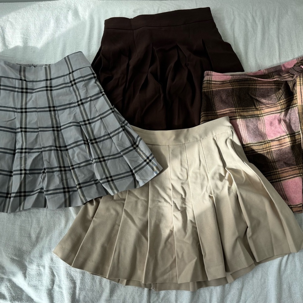 Aritzia mini skirts